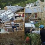 Viviendas se quedan sin techos a consecuencia de vientos huracanados