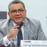 Santiváñez pide al PJ ordenar a fiscalía concluir investigación en su contra