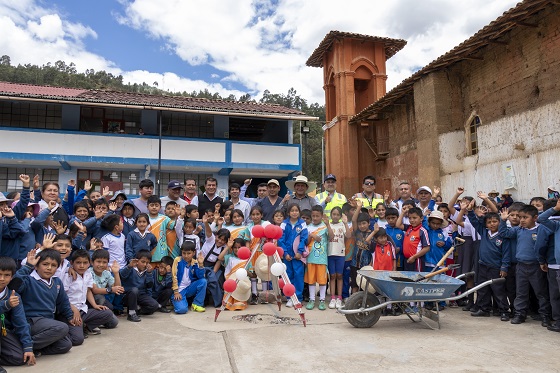 Pan American Silver Shahuindo respalda la construcción de la tercera institución educativa en Cachachi a través de OxI