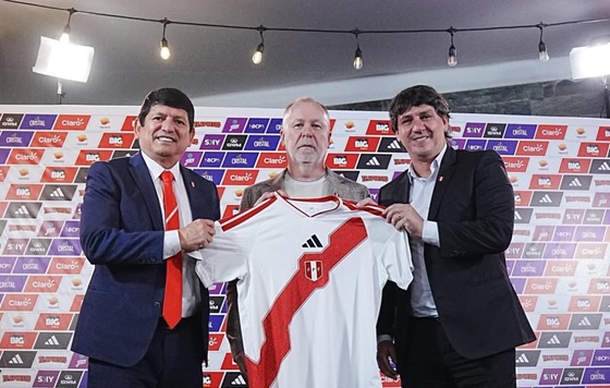 Mano Menezes es el nuevo DT de Perú